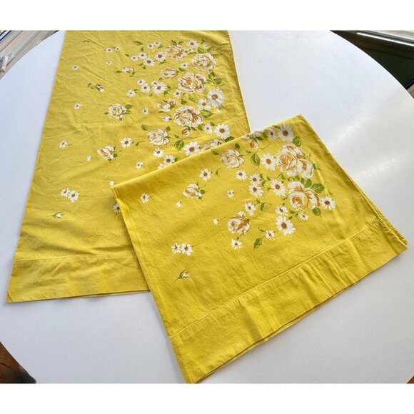 Vintage 60s floral pillowcases, golden yellow, roses & daisy flowers, Pepperell - Picture 4 of 9